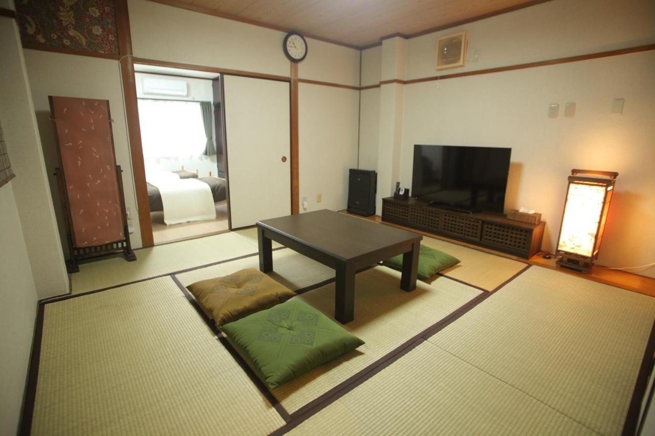 Guest House Futaba Osaka Exterior photo