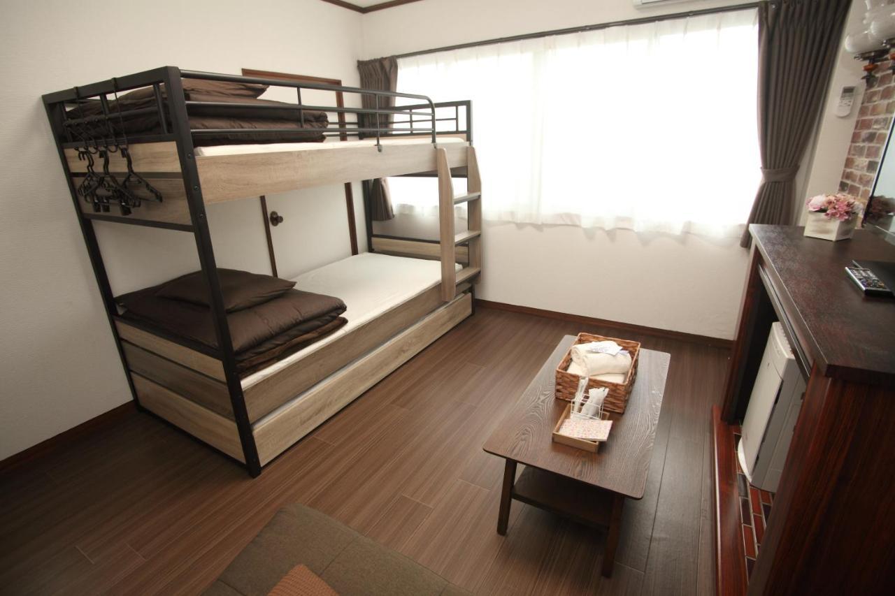 Guest House Futaba Osaka Exterior photo